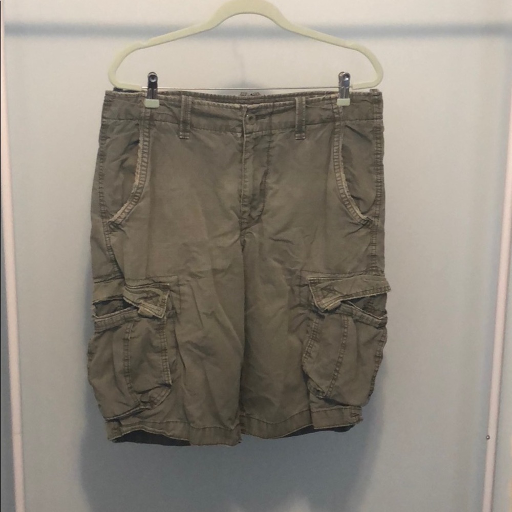 American Eagle cargo shorts